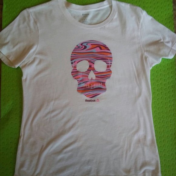 Reebok tee with skull design - youth size Large - Picture 1 of 3